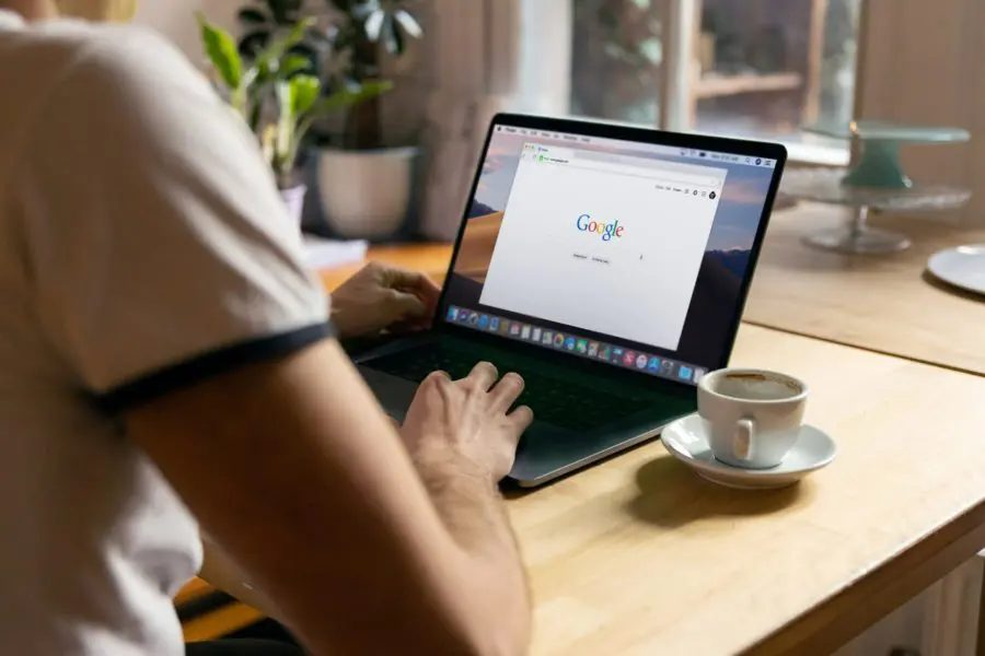 Choisir un bloqueur de publicités pour navigateur web