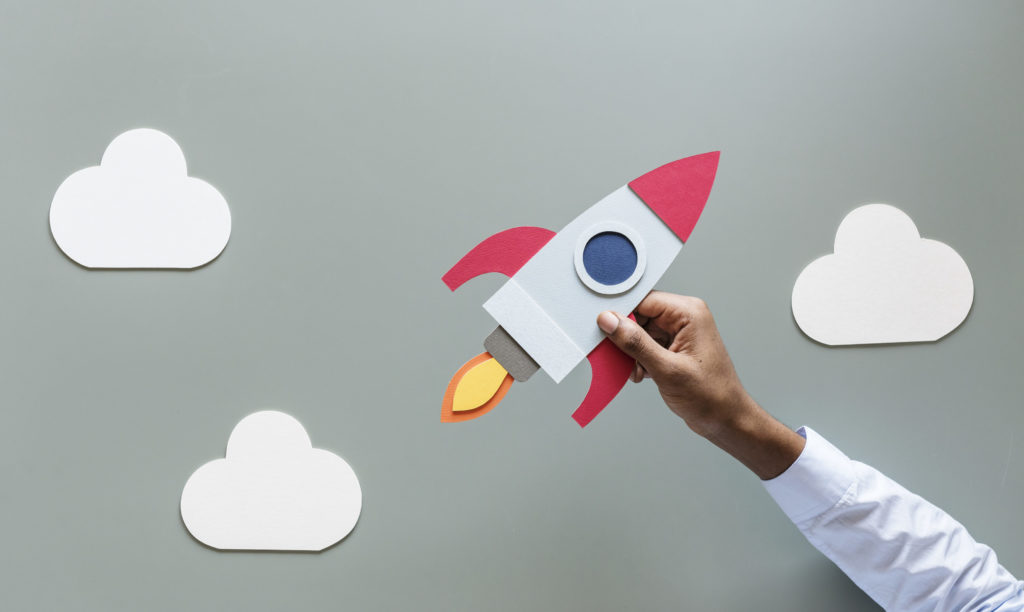 Main tenant une fusée,Pourquoi faire appel à une agence web ou un consultant SEO ?