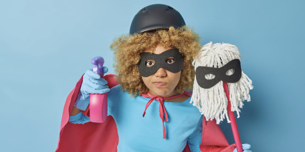 Une héroine aux cheveux bouclés